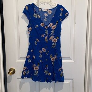 Areopostale size small floral dress with a tie back brand new only worn once